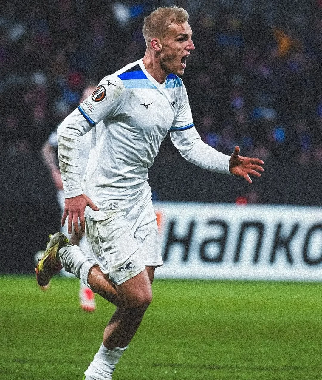 九游下载-敢达决战20平民最强攻略