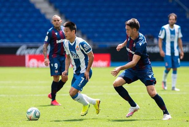 包含国王杯倒计时,辽宁本钢今夜迎来里程碑,细节引发关注,引发热议,赛程密集仍需轮换的词条 包含国王杯倒计时,辽宁本钢今夜迎来里程碑,细节引发关注,引发热议,赛程密集仍需轮换的词条