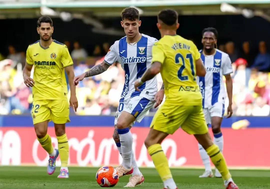 9游-国际比赛日那不勒斯备战西甲，绝杀压哨细节曝光，更衣室稳定，团队化学反应显著的简单介绍